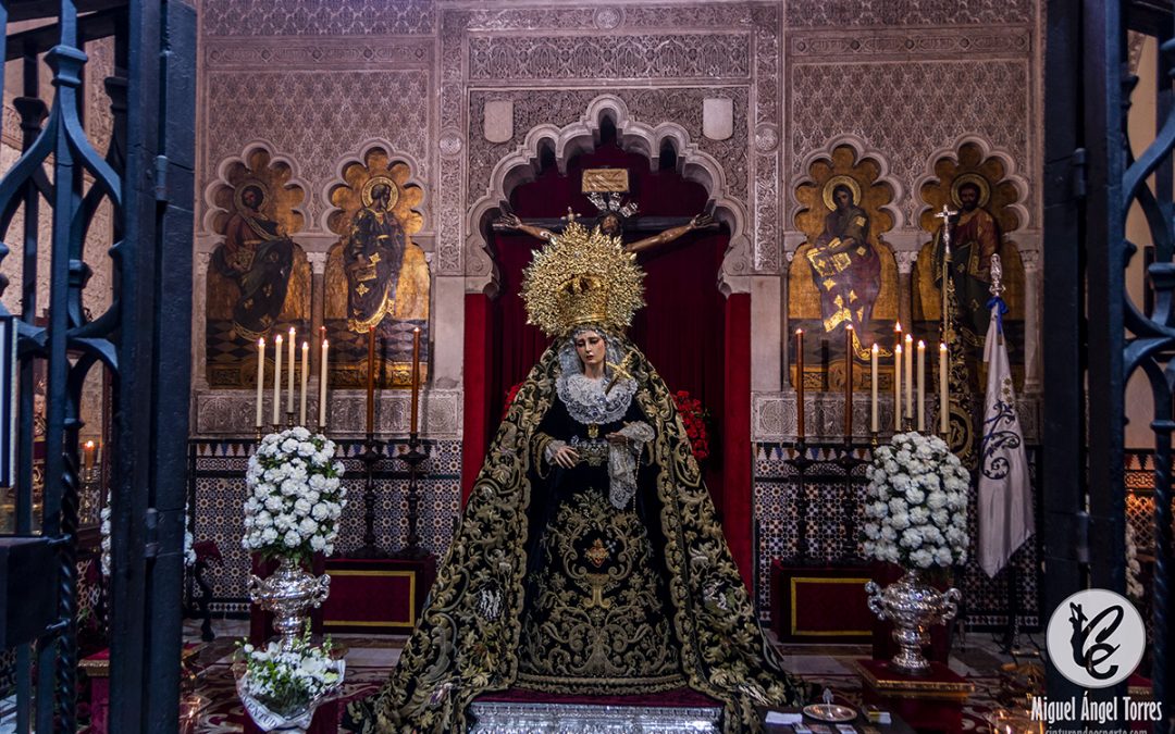 Besamanos de Nuestra Señora del Rosario Coronada