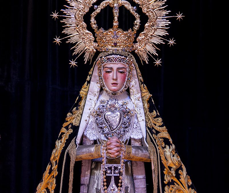 Solemne Besamanos de Nuestra Señora Madre de Dios en sus Tristezas