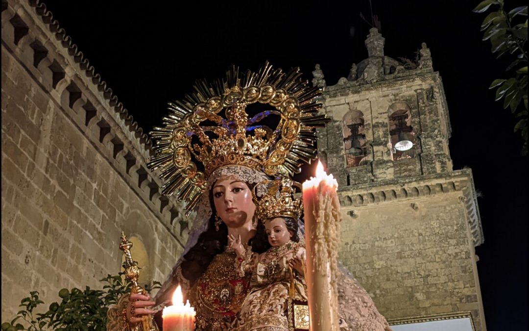 Rosario Vespertino de Nuestra Señora del Carmen Coronada