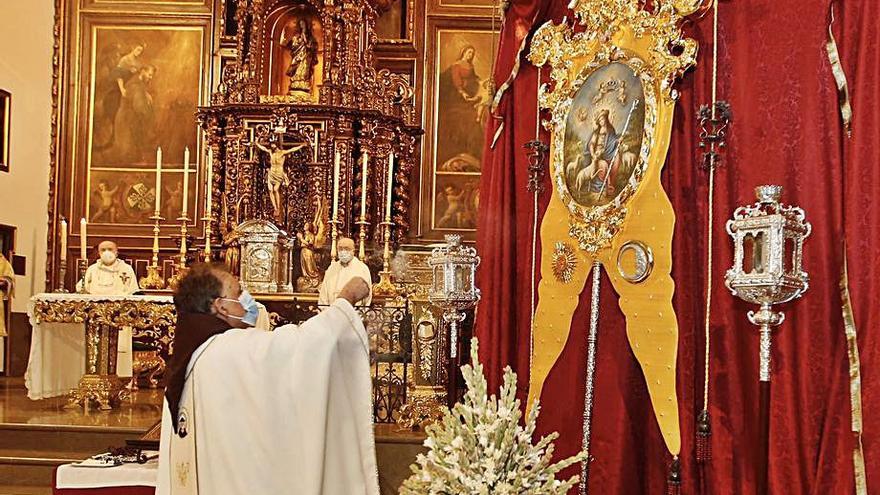 Santo Rosario con el Simpecado de la Divina Pastora de Capuchinos