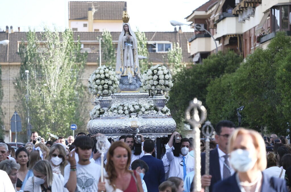 Solemne Procesión de Nuestra Señora de Fátima