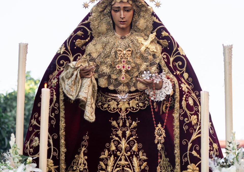 Rosario de la Aurora presidido por María Santísima de la Encarnación