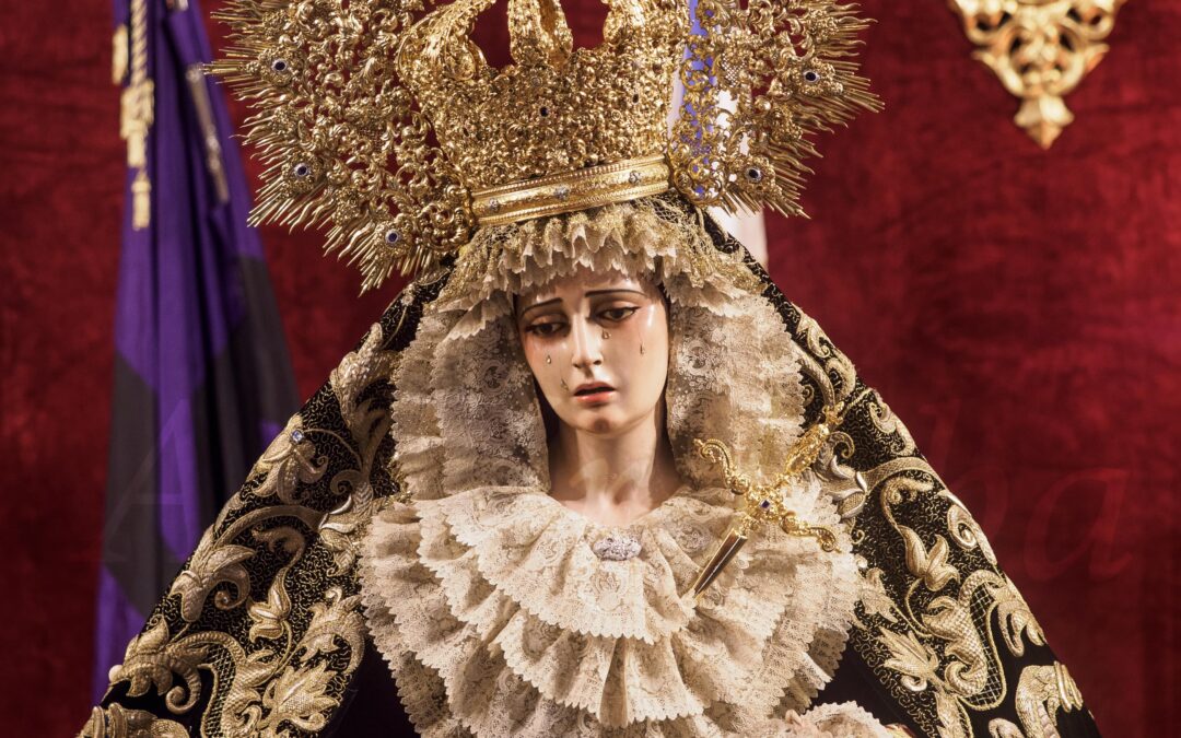 Besamanos de Nuestra Señora del Rosario Coronada