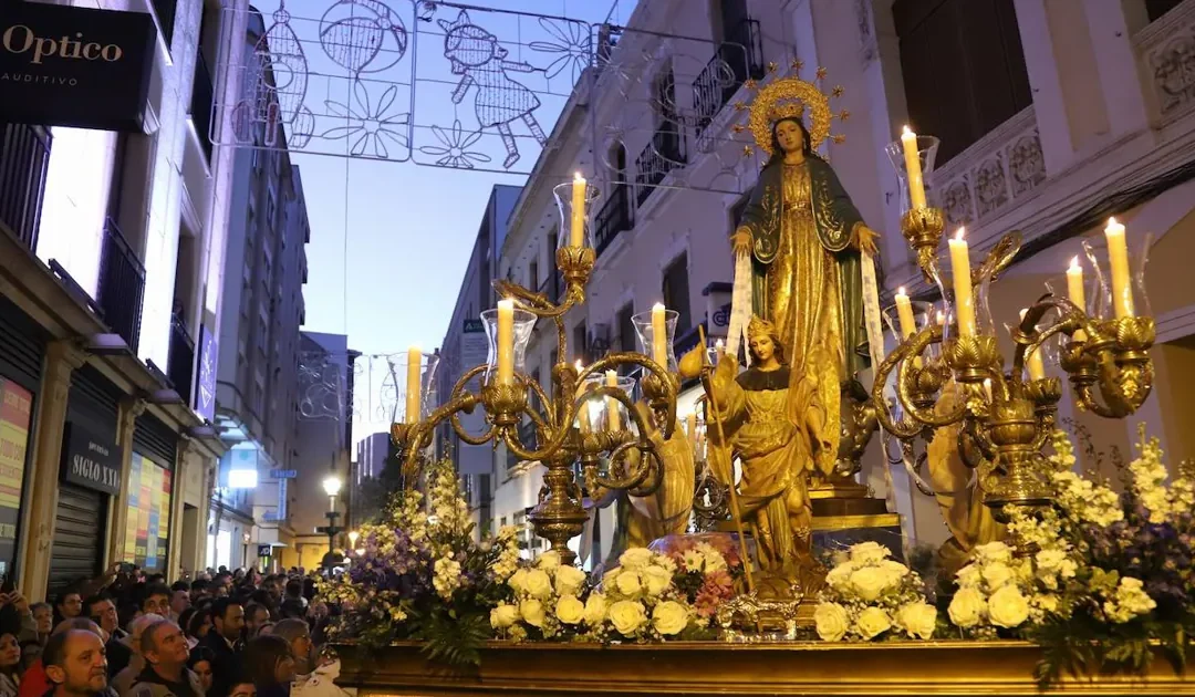 Ensayo de costaleros de la Virgen de la Medalla Milagrosa