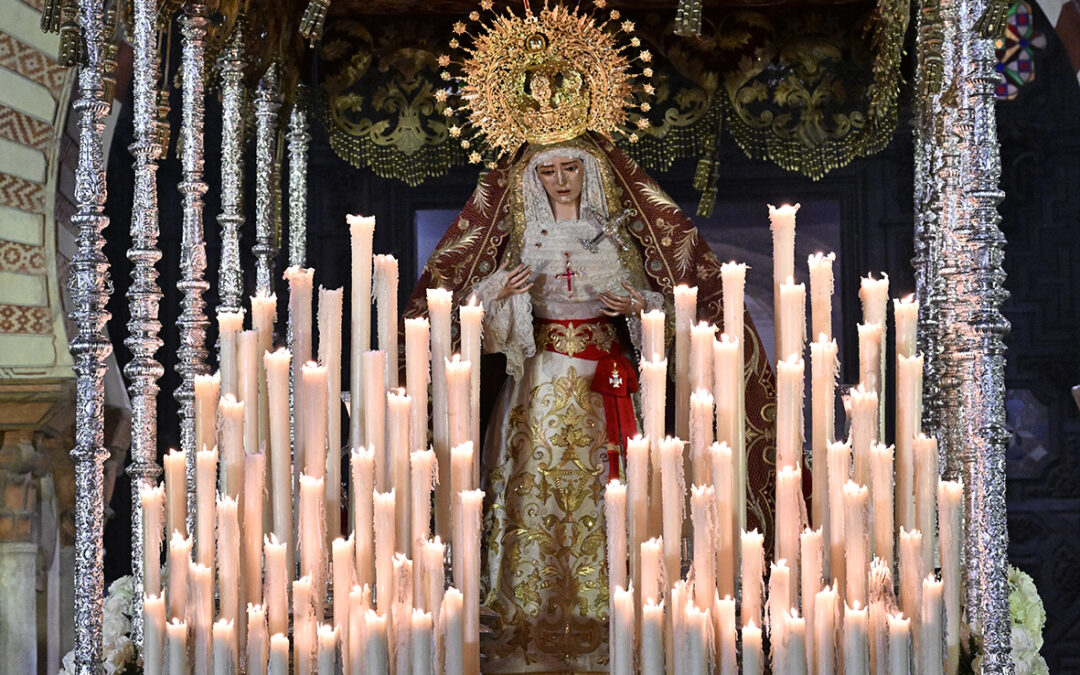 Ensayo de costaleros de Nuestra Señora Reina de los Mártires