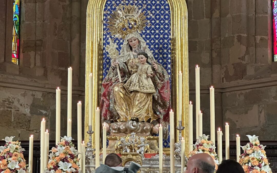 Santa Misa ante Nuestra Señora de la Luz, Madre de la Juventud y Procesión de velas