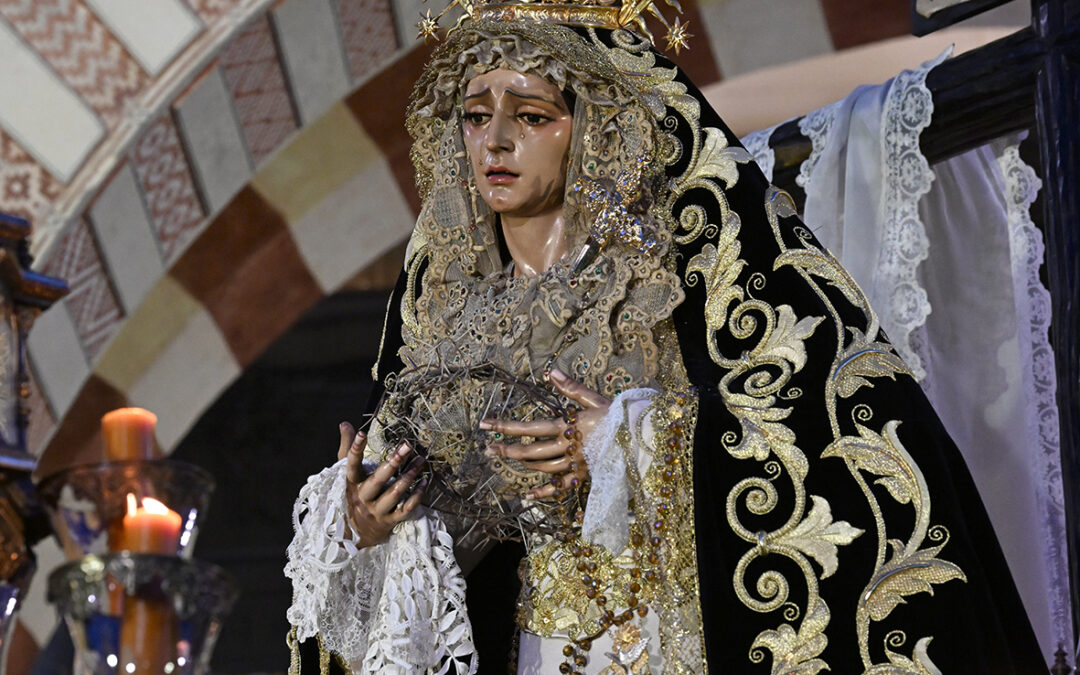 Mudá del paso de María Santísima en su Soledad