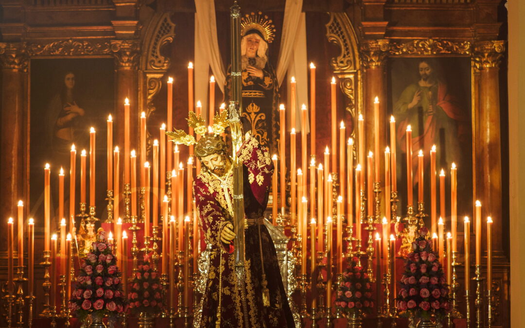 Veneración de los fieles a Nuestro Padre Jesús Nazareno