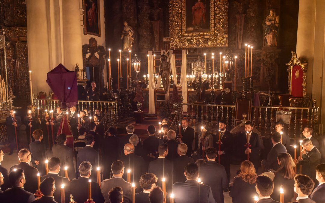 Vía Crucis y posterior entronización en el paso procesional de Nuestro Señor Jesucristo del Santo Sepulcro