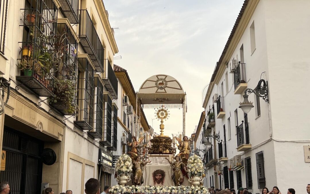 Procesión de su Divina Majestad de la Hermandad del Remedio de Ánimas