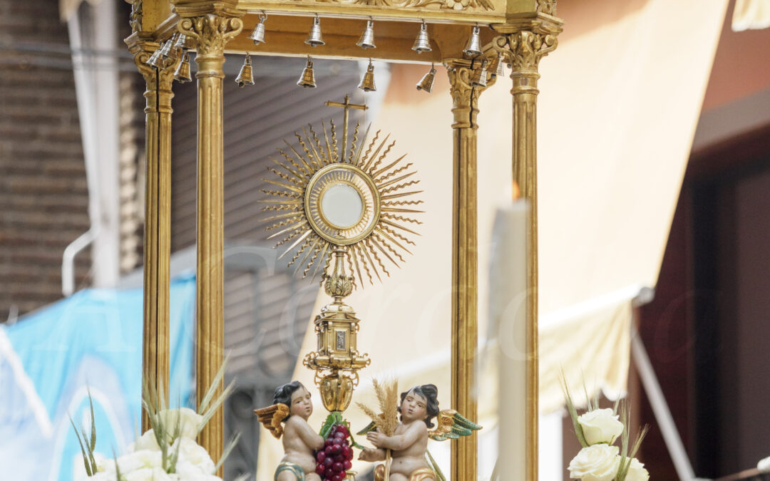 Procesión Eucarística de la Parroquia de la Trinidad 2026