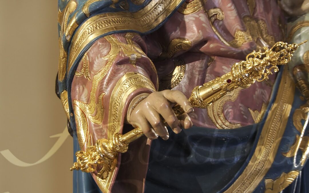 Besamanos de María Auxiliadora Coronada