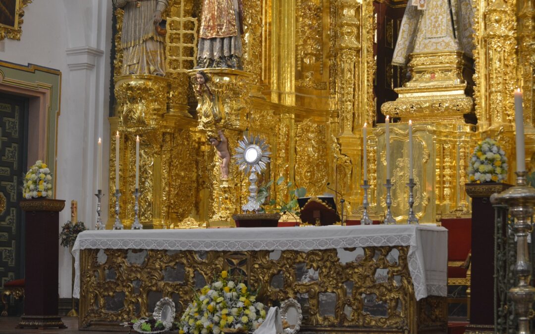 Solemne Triduo en honor de Jesús Sacramentado y Procesión Claustral de la Hermandad de la Quinta Angustia