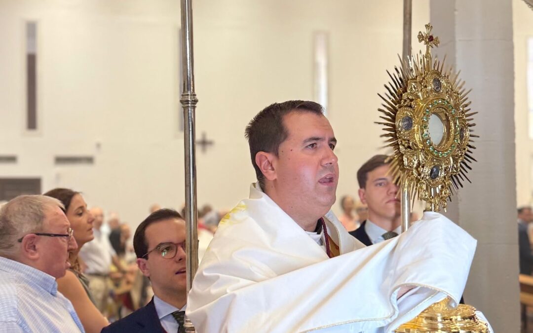 Solemne Triduo al Santísimo Sacramento y Procesión claustral de la Hermandad de la Estrella