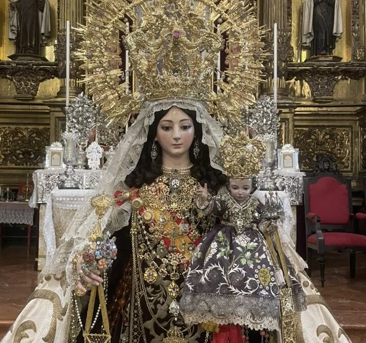 Besamanos de Nuestra Señora del Carmen Coronada