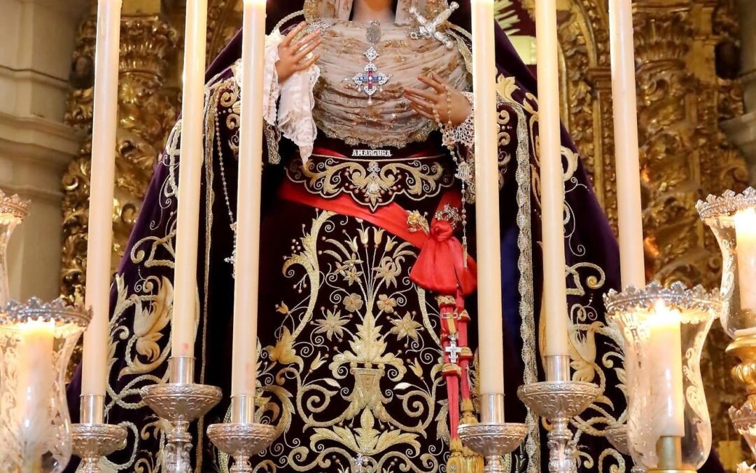 Rosario Vespertino presidido por María Santísima de la Amargura
